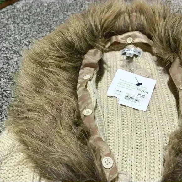 Croft & Barrow Cardigan Sweater M Tan Button Up Sash Faux Fur Collar Sleeveless - Picture 9 of 10